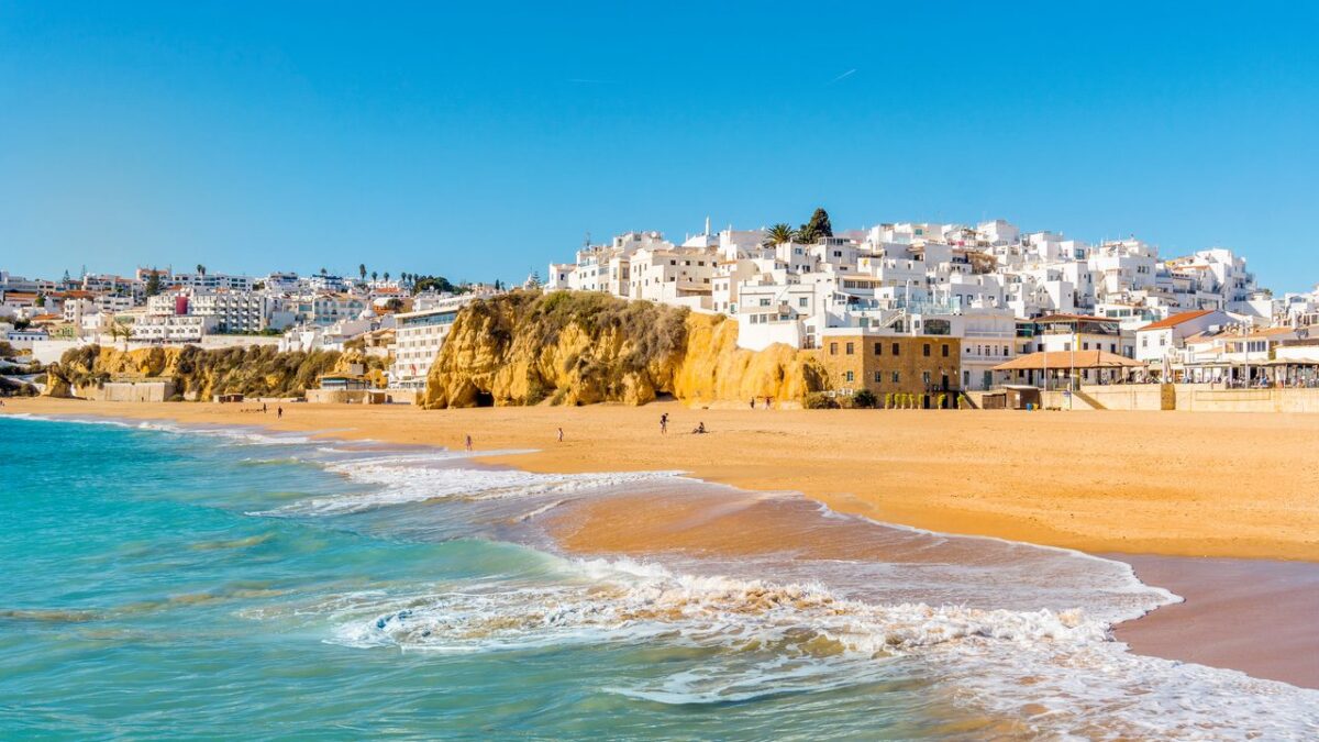 Tallinn to Faro from €143