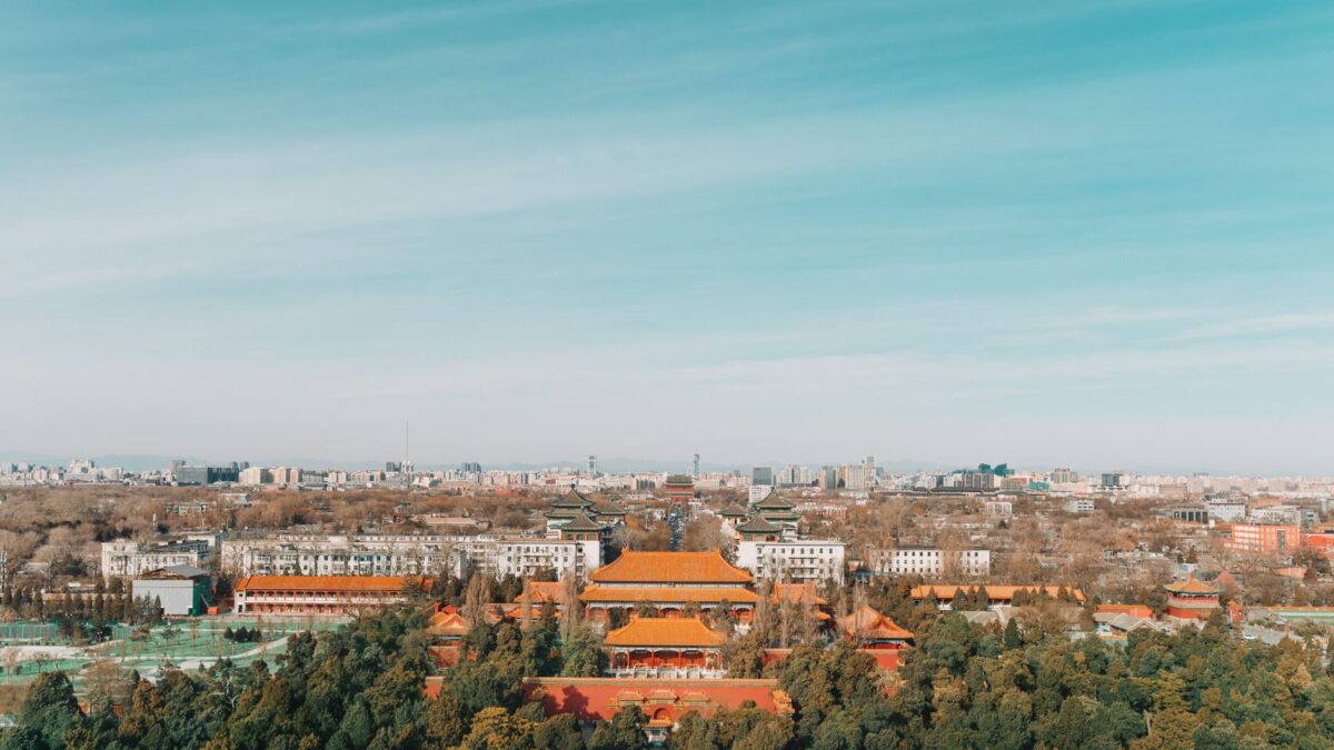 Helsingistä Pekingiin alk. 601 €